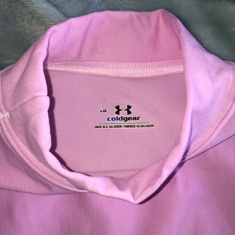 Under Armour top